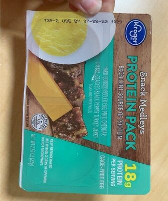 Snack Medleys Protein Pack Hard-Cooked Peeled Egg, Mild Cheddar Cheese, Cracked Black Pepper Turkey Jerky & Salt And Pepper Packets, Snack Medleys