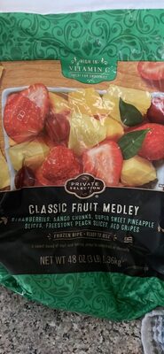 Classic Strawberries, Mangos, Super Sweet Pineapple, Freestone Peaches And Red Grapes Fruit Medley, Classic