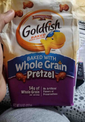 Pepperidge Farm Goldfish Crackers Baked with Whole Grain Pretzel, 8 oz. Bag