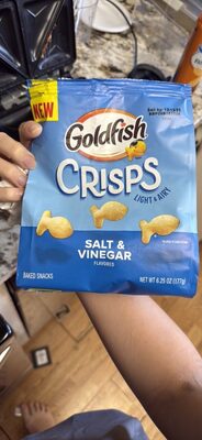 Goldfish Crisps Salt & Vinegar Flavored Baked Chip Crackers, 6.25 Oz Bag