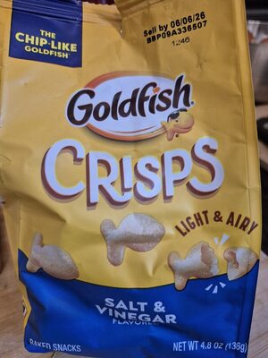 Goldfish Crisps Salt & Vinegar Baked Chip Crackers, 4.8 Oz Bag