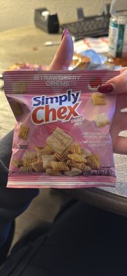 Simply Chex Strawberry Crme Yogurt Snack Mix