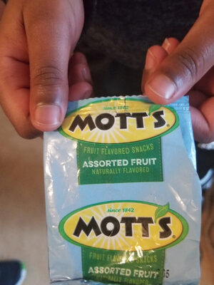 Mott's Gluten-Free Assorted Fruit and Berry Flavored Fruit Snacks Variety Pack 22 Count