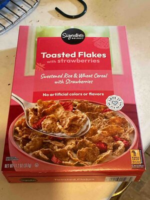 Sweetened Lightly Toasted Rice & Wheat Flakes Cereal With Strawberries, Strawberries