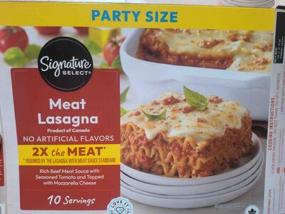 Meat Lasagna Rich Beef Meat Sauce With Seasoned Tomato And Topped With Mozzarella Cheese, Meat Lasagna