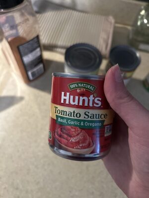 Hunts Tomato Sauce with Basil, Garlic and Oregano, 8 oz. Can
