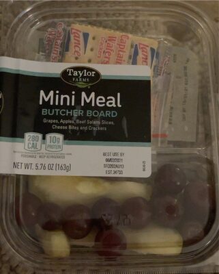 Butcher Board Grapes, Apples, Beef Salami Slices, Cheese Bites And Crackers Mini Meal, Butcher Board