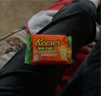 Peanut Brittle Flavored Creme With Crunchy Peanut Butter Big Cup, Peanut Brittle Flavored Creme With Crunchy Peanut Butter