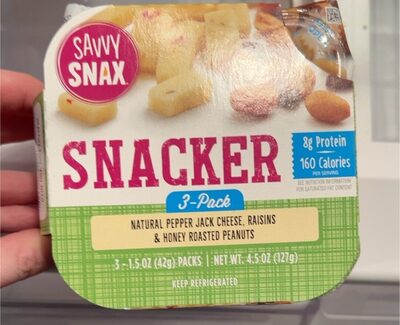 Natural Pepper Jack Cheese, Raisins & Honey Roasted Peanuts Snacker