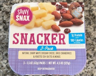 Cheddar Cheese, Dried Cranberries, Almonds Snacker