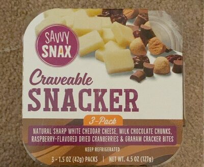 Natural Sharp White Cheddar Cheese, Milk Chocolate Chunks, Raspberry-Flavored Dried Cranberries & Graham Cracker Bites Craveable Snacker, Natural Sharp White Cheddar Cheese, Milk Chocolate Chunks, Raspberry-Flavored Dried Cranberries & Graham Cracker Bite