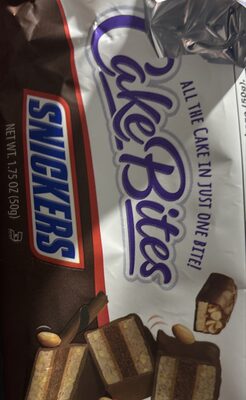 Snickers Nougat Flavored Cake With Snickers Pieces & Roasted Peanuts, Caramel Filling, Rich Milk Chocolate Coating, Snickers