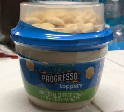 Progresso Toppers Broccoli Cheese Soup with Oyster Crackers