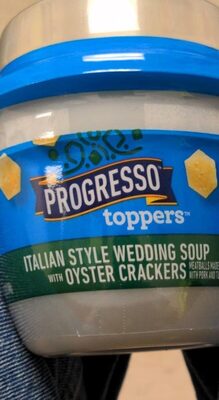 Progresso Toppers Italian Style Wedding Soup with Oyster Crackers