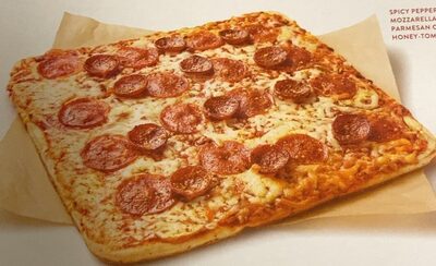 Hothoney Pepperoni Spicy Pepperoni, Mozzarella Cheese, Parmesan Cheese & Honey-Tomato Sauce Flatbread Pizza, Hothoney Pepperoni
