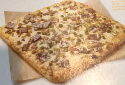 Philly Cheesesteak Philly Beefsteak, Roasted Green Bell Peppers, Caramelized Onions & Creamy Cheese Sauce Flatbread Pizza, Philly Cheesesteak