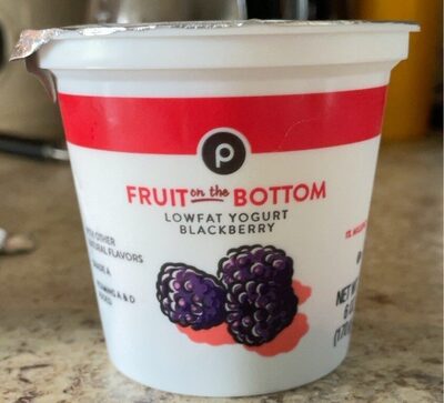 Blackberry Fruit On The Bottom Lowfat Yogurt, Blackberry