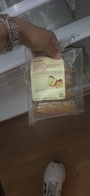 Apple With Gouda Smoked Chicken Sausage, Apple With Gouda