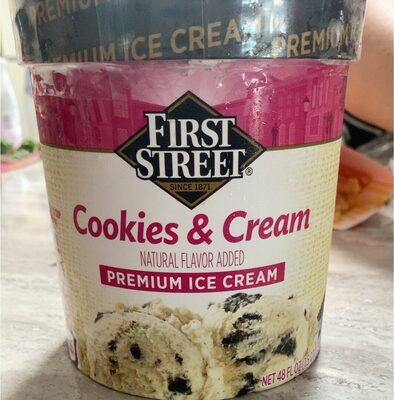 Cookies 'N Cream Creamy Vanilla Premium Ice Cream With Chocolate Cookie Pieces, Cookies 'N Cream