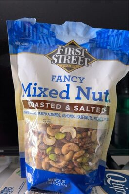 Roasted & Salted A Blend Of Cashews, Roasted Almonds, Almonds, Hazelnuts, Pecans & Pistachios Fancy Mixed Nuts, Roasted & Salted