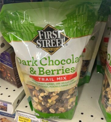 Dark Chocolate & Berries A Blend Of Peanuts, Almonds, Dark Chocolate Chunks, Cranberries, Blueberries, Pistachios & Pumpkin Seed Kernels Trail Mix, Dark Chocolate & Berries