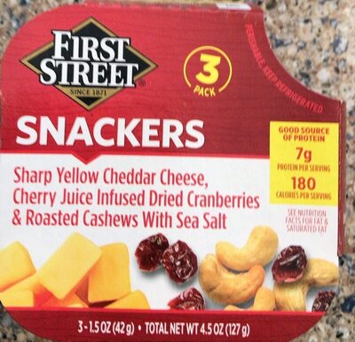 Sharp Yellow Cheddar Cheese, Cherry Juice Infused Dried Cranberries & Roasted Cashews With Sea Salt Snackers, Sharp Yellow Cheddar, Cherry & Roasted With Sea Salt