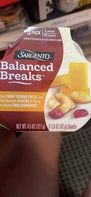 Natural Sharp Cheddar Cheese, Sea-Salted Cashews & Cherry Juice-Infused Dried Cranberries Snacks, Natural Sharp Cheddar Cheese, Sea-Salted Cashews & Cherry Juice-Infused Dried Cranberries