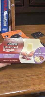 White Cheddar Cheese, Sea-Salted Roasted Almonds & Dried Cranberries Snacks, White Cheddar Cheese, Sea-Salted Roasted Almonds & Dried Cranberri