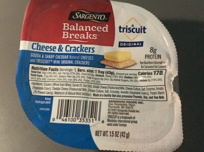 Gouda & Sharp Cheddar Natural Cheeses And Triscuit Mini Original Crackers, Gouda & Sharp Cheddar, Original