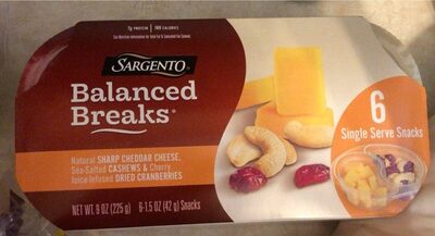 Sharp Cheddar Cheese, Cashews & Dried Cranberries Snacks