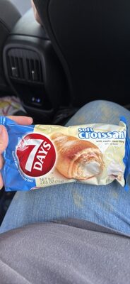 Soft Croissant With Vanilla Flavor Filling, Vanilla