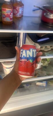 Fanta Strawberry Soda Can, 12 fl oz