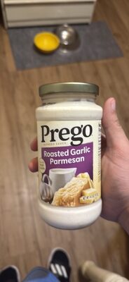 Prego Alfredo Pasta Sauce with Roasted Garlic and Parmesan Cheese, 14.5 oz Jar