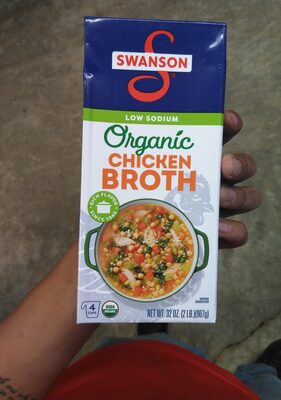 Swanson Low Sodium Organic Chicken Broth, 32 oz Carton