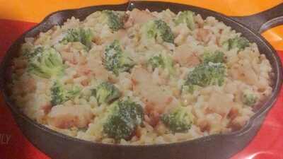 Three Cheese Chicken Long Grain White Rice, Broccoli Florets, Diced Roasted White Meat Chicken With A Three-Cheese Sauce, Three Cheese Chicken