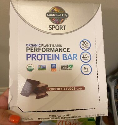 Organic Plant-Based Performance Protein 20 G, Bcaas 3.5 G, Fiber 10 G Bars, Chocolate Fudge, Chocolate Fudge