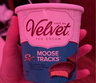 Peanut Butter Cups, Moose Tracks Fudge, Vanilla Ice Cream, Peanut Butter