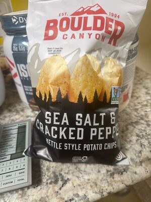 Sea Salt & Cracked Pepper Kettle Style Potato Chips, Sea Salt & Racked Pepper