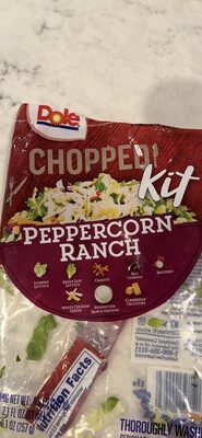 Peppercorn Ranch Iceberg Lettuce, Green Leaf Lettuce, Carrots, Red Cabbage, Radishes, White Cheddar Cheese, Black Pepper, Peppercorn Ranch Dressing, Cornbread Croutons Chopped Kit, Peppercorn Ranch