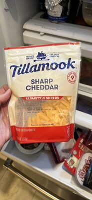 Sharp Cheddar Farmstyle Thick Cut Shredded Cheese, Sharp Cheddar