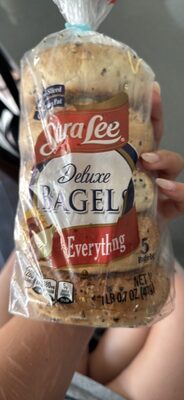 Everything Deluxe Bagels, Everything