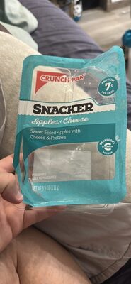 Sweet Apples, Cheese, Pretzels Snacker