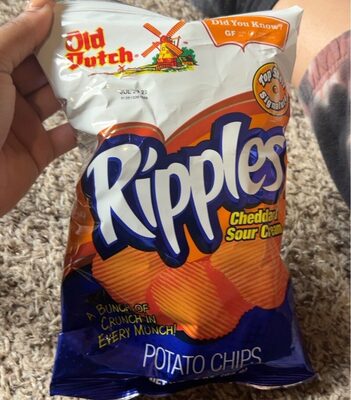 Cheddar & Sour Cream Flavored Potato Chips, Cheddar & Sour Cream