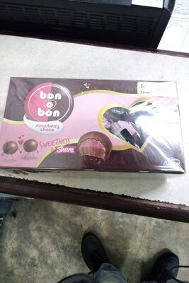 Strawberry Choco Bonbon With Wafer And Strawberry And Chocolate Flavored Filling, Strawberry Choco