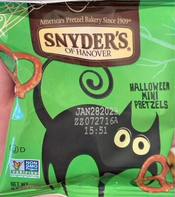 Snyder's of Hanover Mini Pretzels, Halloween Trick-or-Treat Snack Sack, 24 Ct