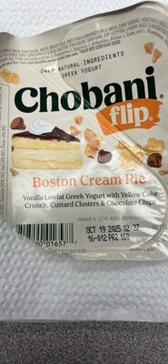 Boston Cream Pie Vanilla Low-Fat Greek Yogurt With Yellow Cake Crunch, Custard Clusters & Chocolate Chips, Boston Cream Pie