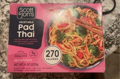 Vegetable Rice Noodles With Broccoli, Red Bell Peppers, Julienned Carrots & Scallions, Vegetable Pad Thai