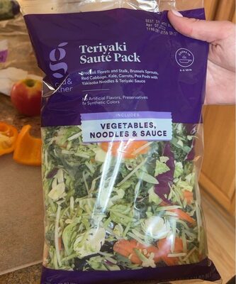 Teriyaki Broccoli Florets & Shreds, Brussels Sprouts, Red Cabbage, Kale, Carrots, Pea Pods With Yakisoba Noodles & Teriyaki Sauce Saute Kit, Teriyaki