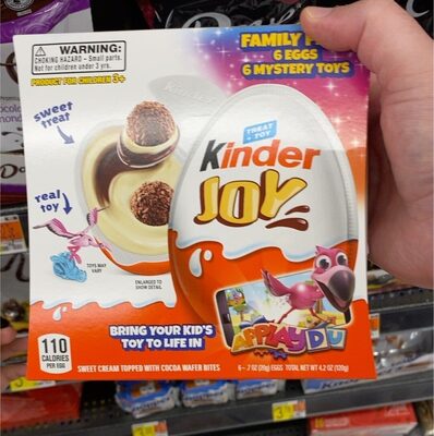 Sweet Cream Topped With Cocoa Wafer Bites Treat + Toy