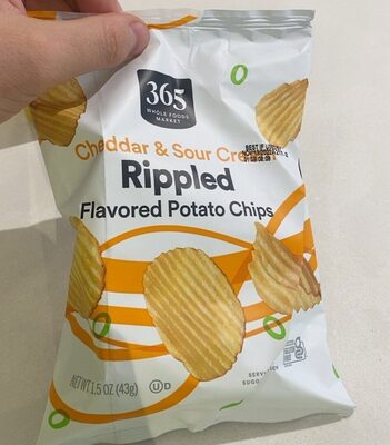Cheddar & Sour Cream Flavored Rippled Potato Chips, Cheddar & Sour Cream
